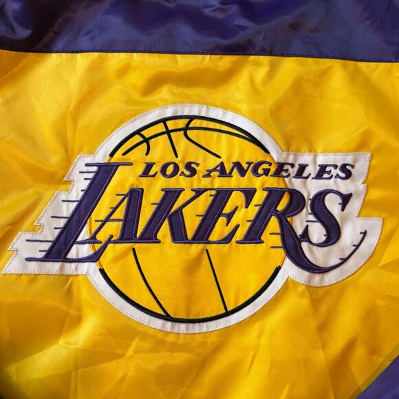 Starter LA Los Angeles Lakers Bomber Jacket Mens Size Small Yellow Satin Snap - Picture 5 of 14